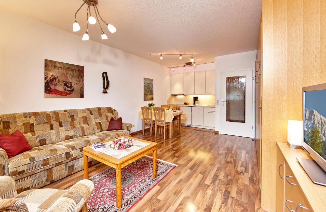 Alpenkette Apartment การ์มิช-พาร์เทนเคียร์เชน ภายนอก รูปภาพ