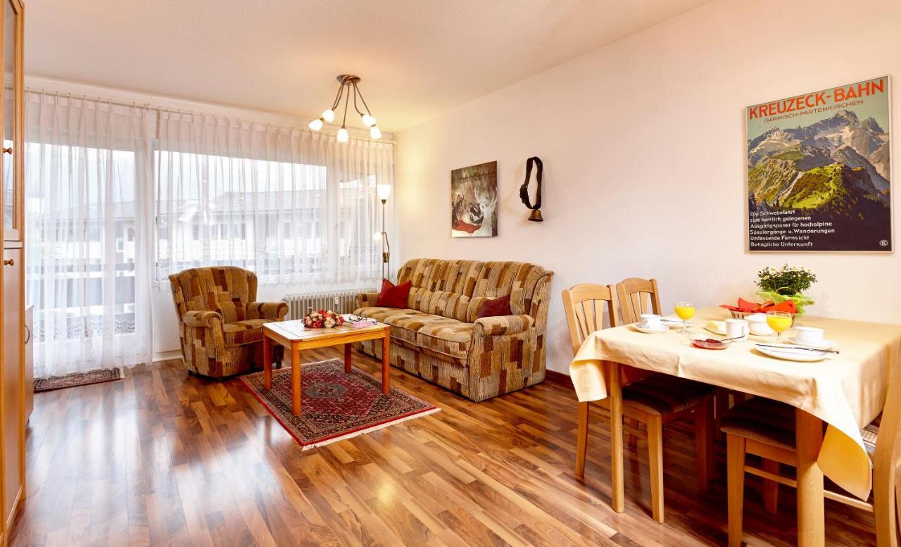 Alpenkette Apartment การ์มิช-พาร์เทนเคียร์เชน ภายนอก รูปภาพ