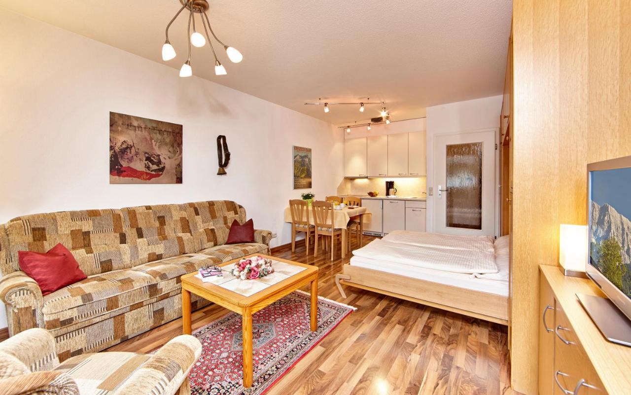 Alpenkette Apartment การ์มิช-พาร์เทนเคียร์เชน ภายนอก รูปภาพ